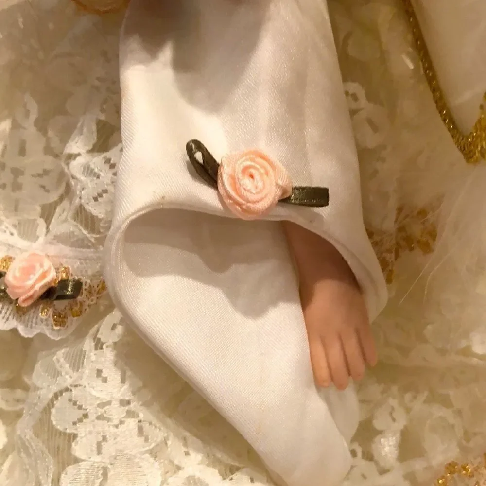 Bradley”s collectible porcelain bride doll